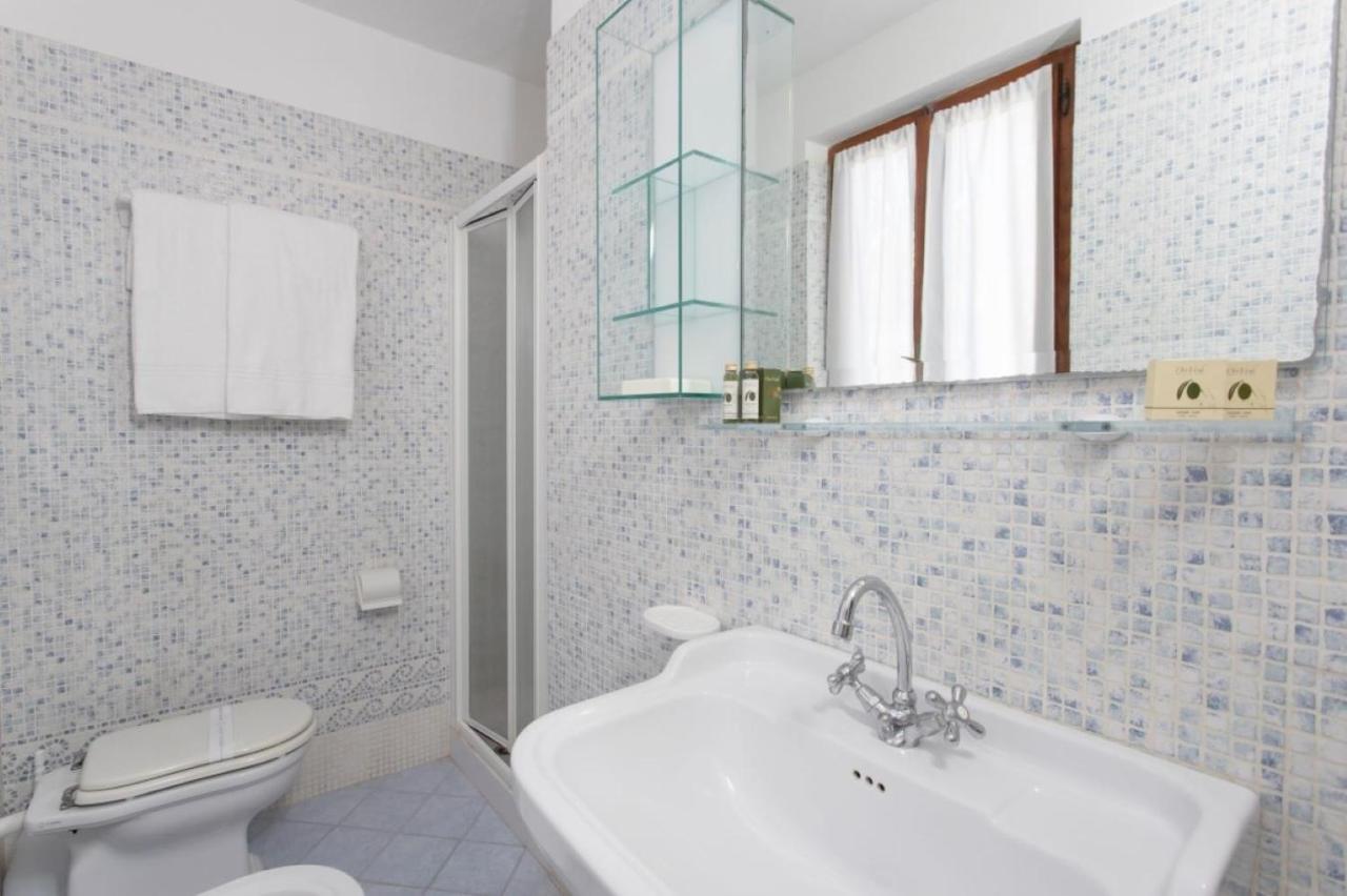 Hotel Antares Каполивери Екстериор снимка